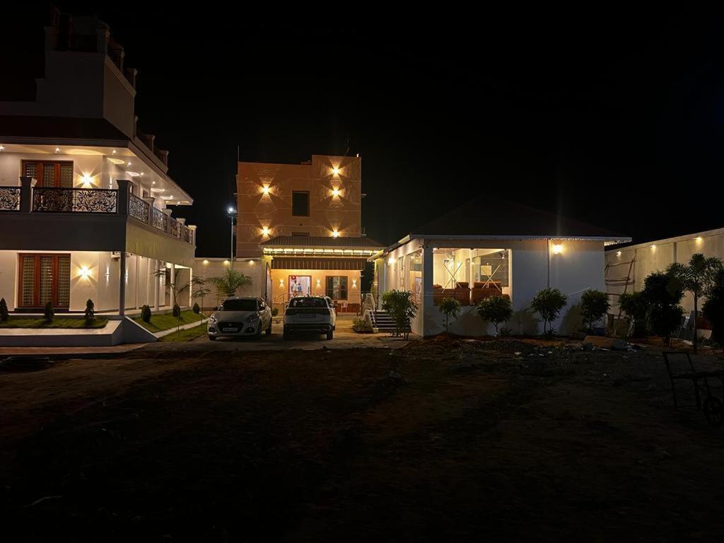Sri Balaji Lodging Hotel Tiruchchendur Exterior photo